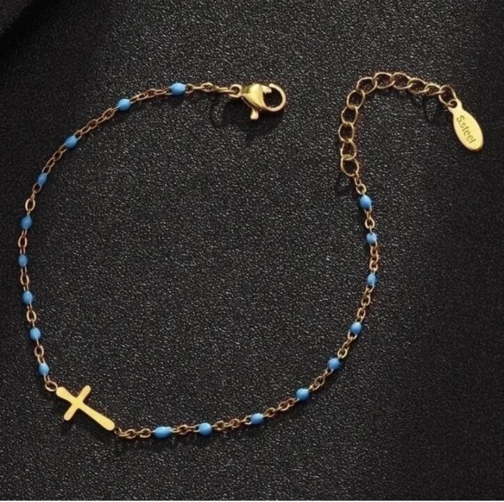 Βραχιόλι Με Σταυρουδάκι Από Ανοξείδωτο Ατσάλι Σε Χρώμα Γαλάζιο